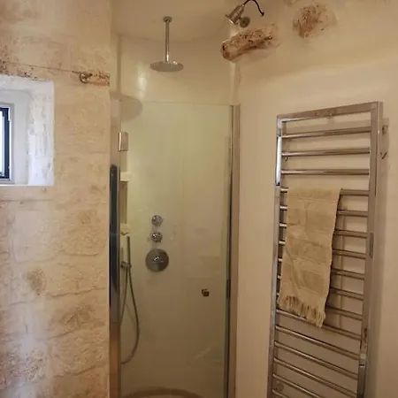 Trullidamare A Ceglie Messapica, Con Piscina Infinity