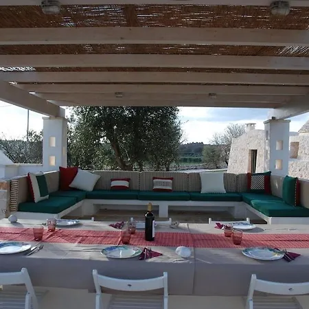 Trullidamare A Ceglie Messapica, Con Piscina Infinity Villa